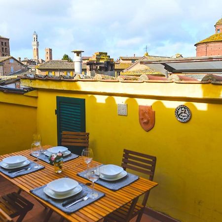 Un Terrazzo Sulla Magia Apartment Siena Luaran gambar