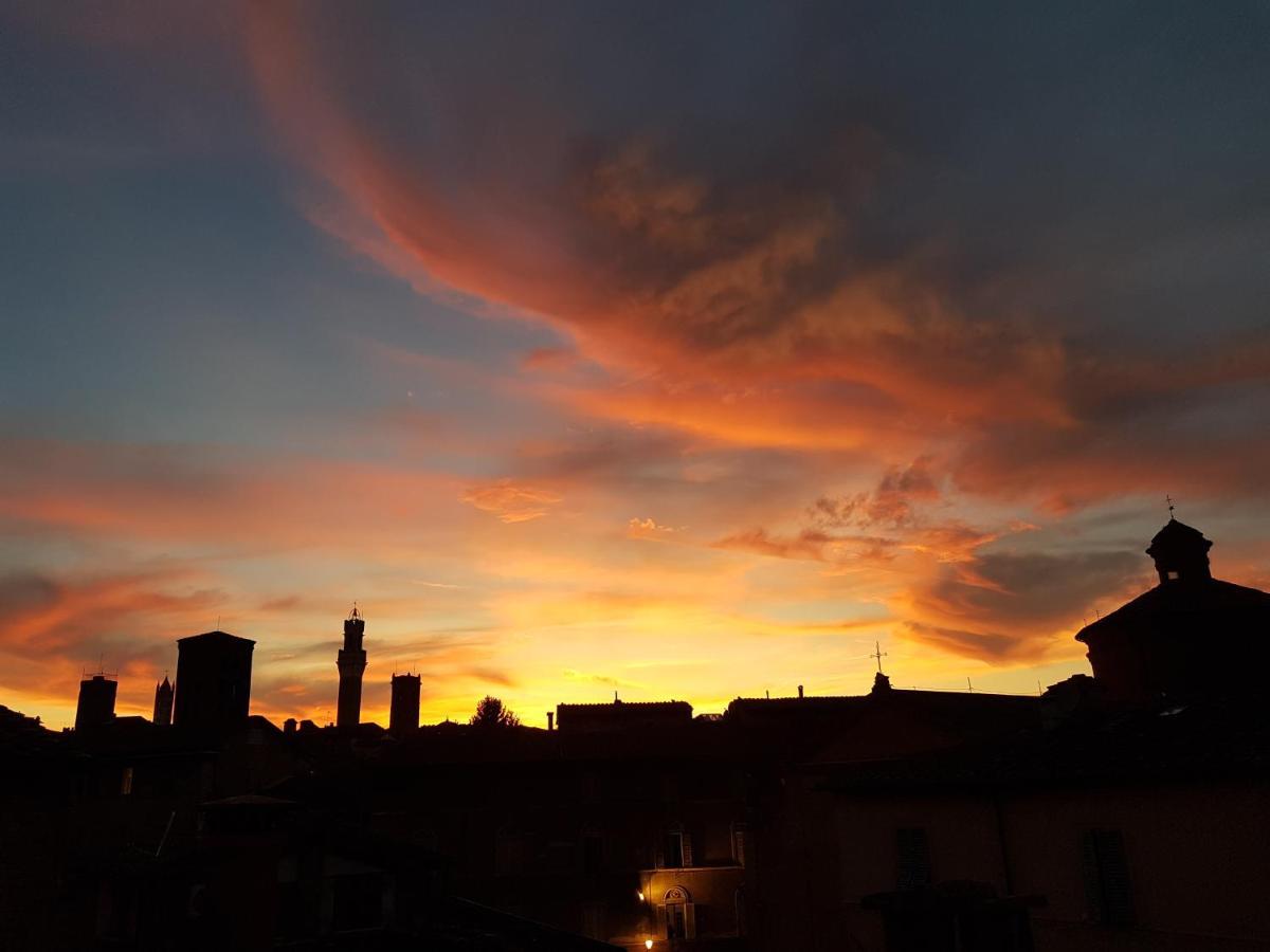 Un Terrazzo Sulla Magia Apartment Siena Luaran gambar