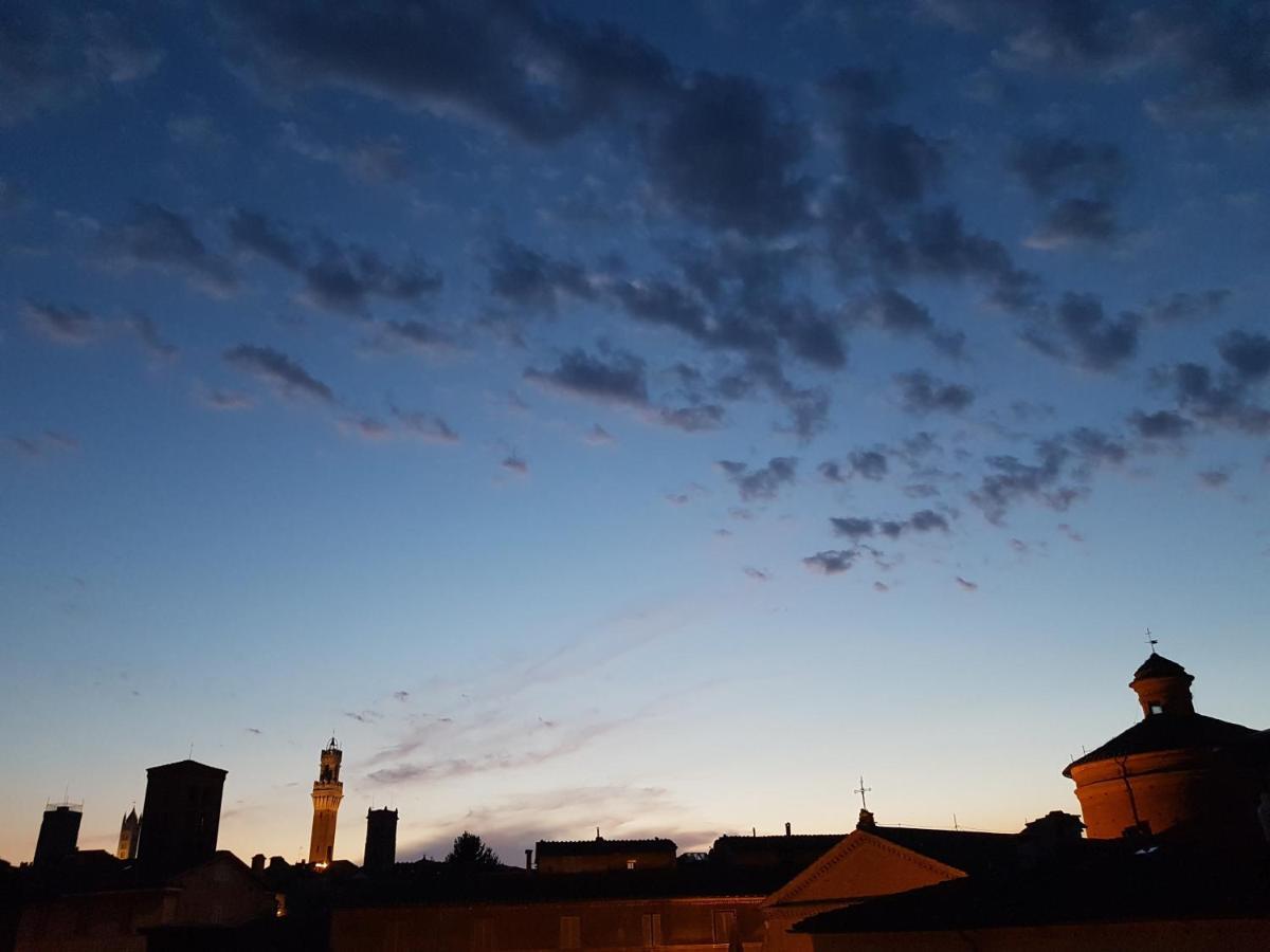 Un Terrazzo Sulla Magia Apartment Siena Luaran gambar